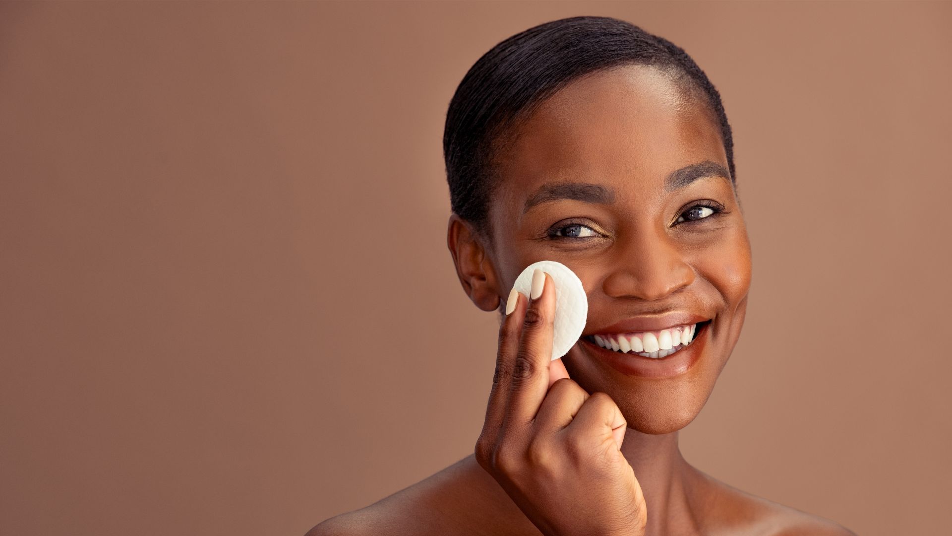 Morning vs Evening Skincare: What Should Change?